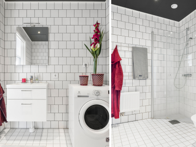 Interior - Bathroom with combined washer and dryer